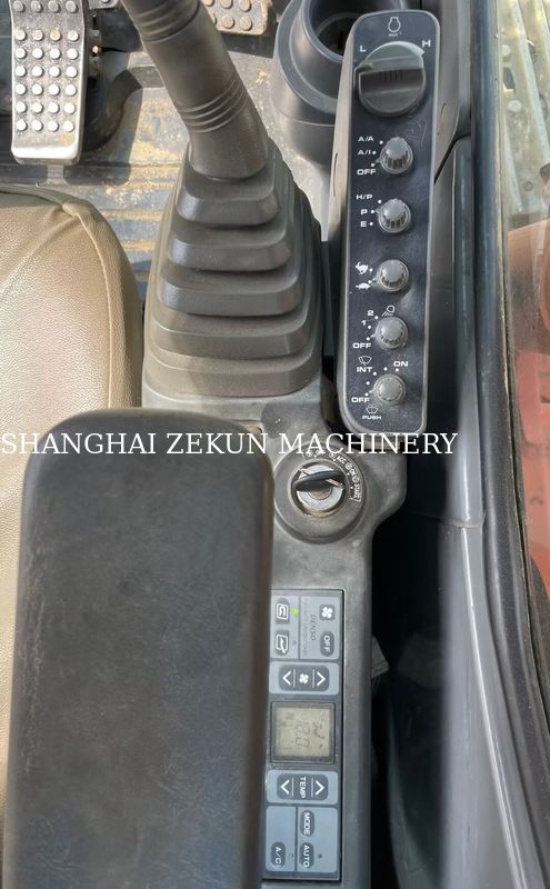 Escavatore Hitachi ZX120-6 Usato con braccio da 2,5 m e altezza massima di scarico di 210 mm, 11158 ore