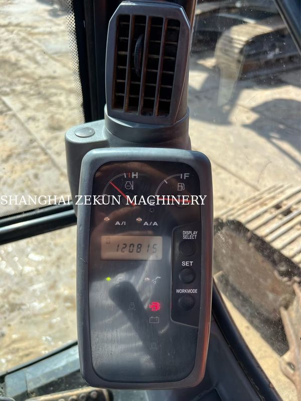 Hitachi ZX200-3G Escavatore 12081 ore Velocità di marcia 3,5 / 5,5 Km/h Caratteristiche della cabina Display multifunzione
