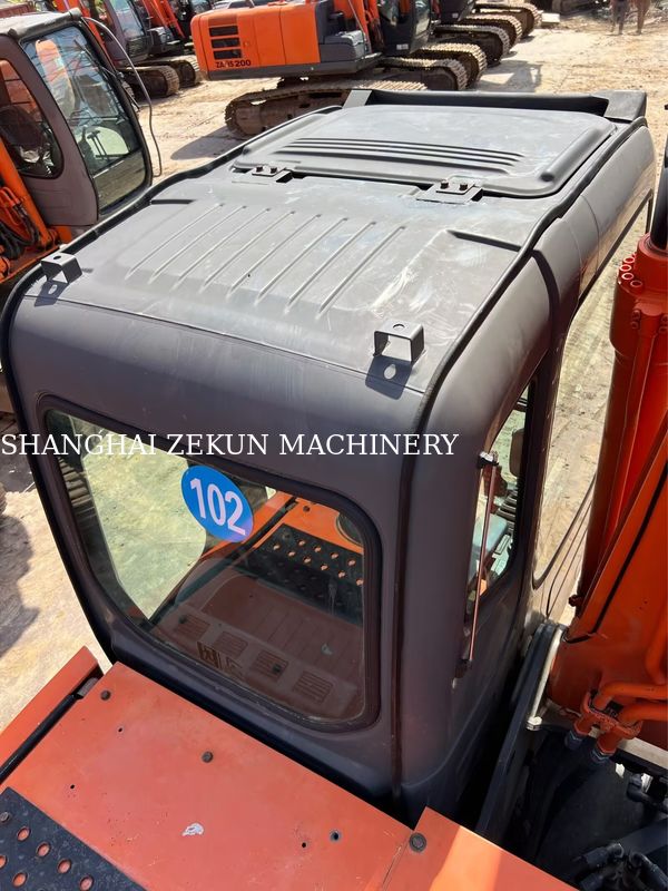 Hitachi ZX200-3G Escavatore 12081 ore Velocità di marcia 3,5 / 5,5 Km/h Caratteristiche della cabina Display multifunzione