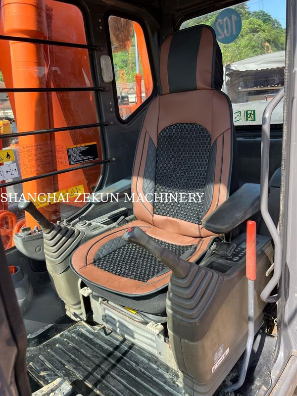 Hitachi ZX200-3G Escavatore 12081 ore Velocità di marcia 3,5 / 5,5 Km/h Caratteristiche della cabina Display multifunzione