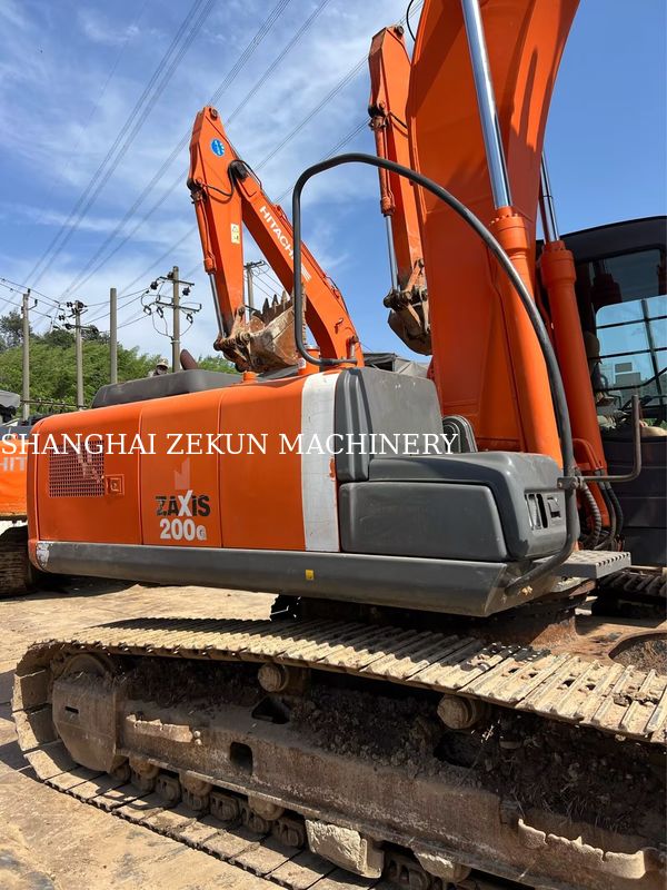Hitachi ZX200-3G Escavatore 12081 ore Velocità di marcia 3,5 / 5,5 Km/h Caratteristiche della cabina Display multifunzione