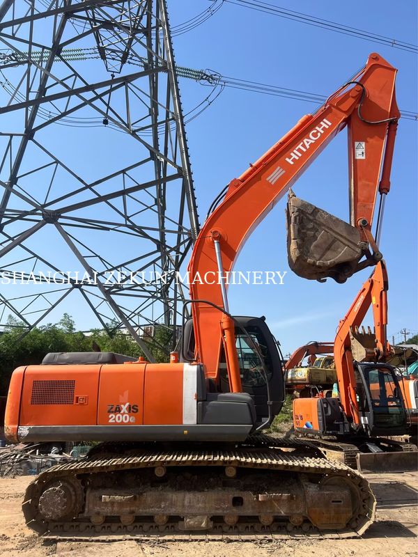Hitachi ZX200-3G Escavatore 12081 ore Velocità di marcia 3,5 / 5,5 Km/h Caratteristiche della cabina Display multifunzione