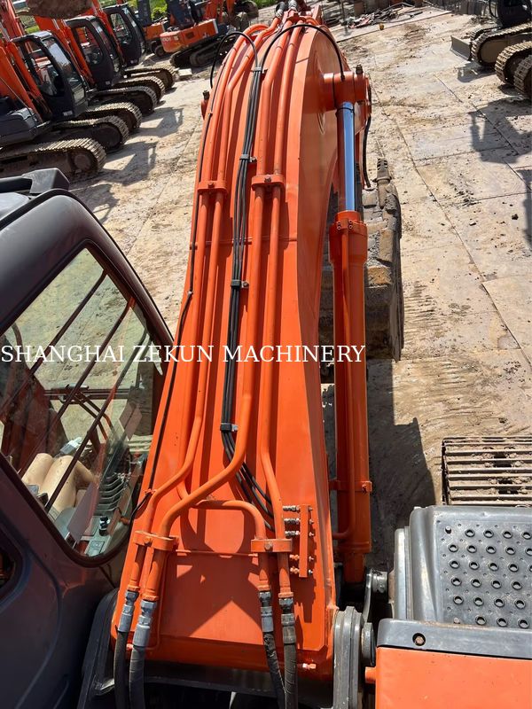 Hitachi ZX200-3G Escavatore 12081 ore Velocità di marcia 3,5 / 5,5 Km/h Caratteristiche della cabina Display multifunzione